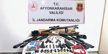 silah-kacakcisini-jandarma-yakaladi-i9sbcyBj.jpg