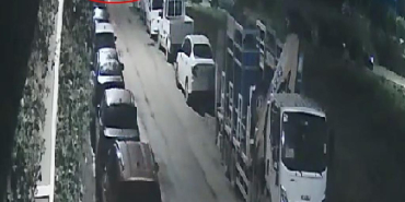 bursada-otomobil-ile-minibus-carpisti-8-yarali-amvQ1cQT.jpeg