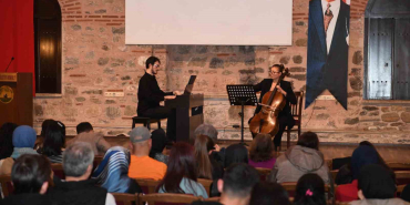 osmangazide-buyuleyici-klasik-muzik-konseri-rzOU7Mql.jpg