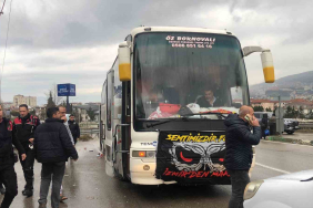 galatasaray-ve-goztepe-taraftarlari-bursada-birbirine-girdi2-yarali-hjtCMxa7.jpg