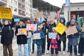 trump-davosta-protesto-edildi-sXLIMUIq.jpg