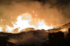 afyonkarahisarda-cikan-fabrika-yangini-5-saattir-devam-ediyor-lBSCgFwK.jpg