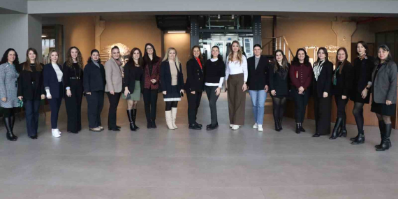 kadinin-guclenmesi-bursa-platformu-uyeleri-bir-araya-geldi-jvuSgOnE.jpg