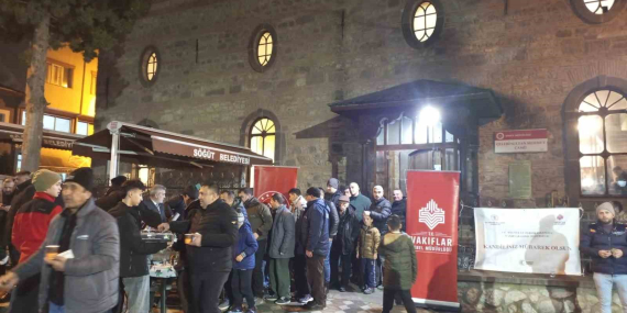 vakiflar-bursa-bolge-mudurlugunden-salep-ve-kandil-simidi-ikrami-6qu7Cr5b.jpg