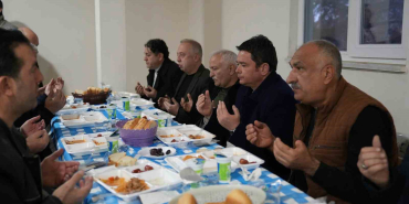 baskan-aydin-vatandaslarla-iftar-yapti-ugCd2qql.jpg