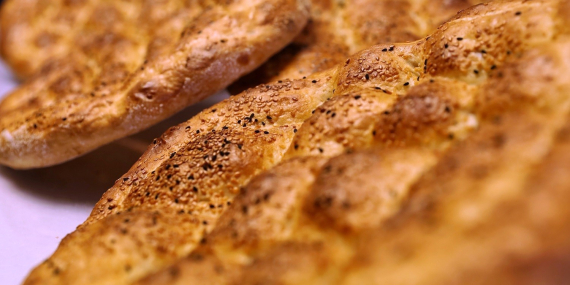 bursada-450-gramlik-besas-ramazan-pidesi-20-tl-NEQRydRa.jpg