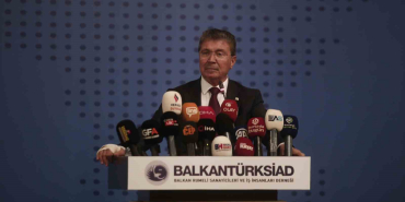 kktc-basbakani-ustel-bursada-is-insanlariyla-bulustu-z7g2DyFS.jpg