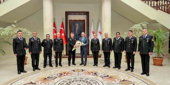 bursa-valisi-erol-ayyildiz-jandarma-teskilatinin-186-kurulus-yilini-kutladi-Rkb491Yf.jpg