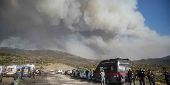 bursadaki-yanginlara-buyuksehirden-185-arac-ve-568-personelle-mudahale-ZDJCiavA.jpg