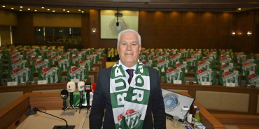 bursaspor-taraftarindan-mustafa-bozbeye-tesekkur-yagmuru-ROViwDSh.jpg