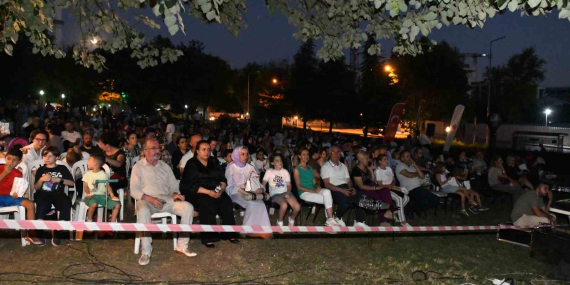osmangazide-cocuklar-acik-hava-sinemasinda-bulustu-WtdnjeYz.jpg