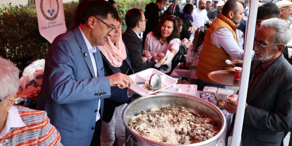 hazreti-mevl-n-dogumunun-818inci-yil-donumde-kutahyada-anildi-MC6GdIXJ.jpg