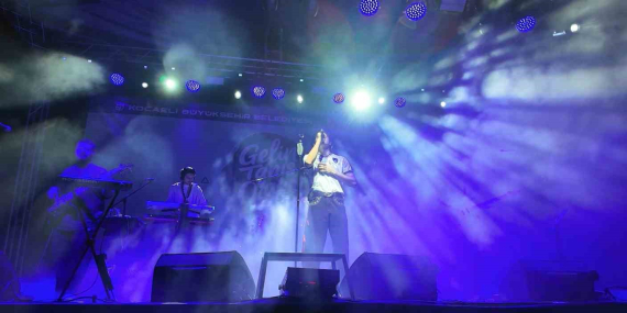 umuttepe-konserlerle-rengarenk-oldu-LLjHtwXK.jpg