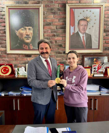 avrupa-sampiyonu-ertunc-il-muduru-kalin-ile-bir-araya-geldi-cJCditqX.jpg