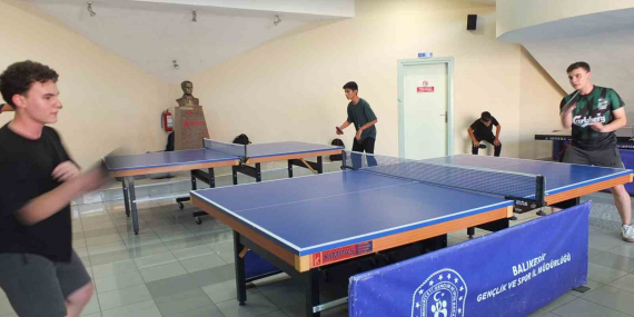 balikesirde-kis-spor-okullari-salonlari-senlendirdi-B5rwtAI4.jpg
