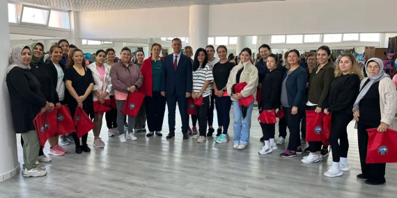 baskan-ercandan-sabah-sporuna-katilan-kadinlara-surpriz-hediye-P8gc2yrI.jpg
