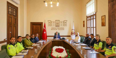 bilecik-valisi-sozer-karayolu-trafik-guvenligi-toplantisina-katildi-I1hVKG6V.jpg