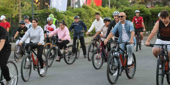 bisiklet-turuyla-saglikli-yasam-ve-spor-kulturune-dikkat-cektiler-3m8pQxMA.jpg