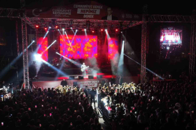 bursada-burayla-cumhuriyet-coskusu-Yj6xEw5L.jpg
