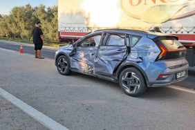 bursada-kamyon-otomobille-carpisti-1-yarali-g4KEcgMM.jpg