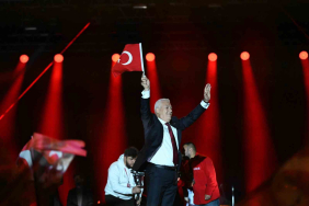 cumhuriyet-coskusu-bursayi-sariyor-QgdwdFLg.jpg