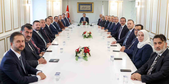 diyanet-isleri-baskanligina-atanan-genel-mudurler-gorevlerini-devraldi-ClYRQu4J.jpg