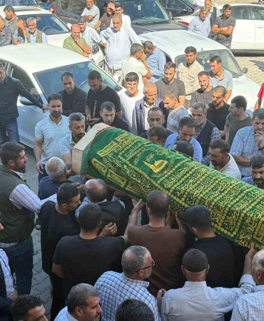 diyarbakirdaki-kuyu-faciasinda-hayatini-kaybeden-4-kisi-defnedildi-aCDyn44c.jpg