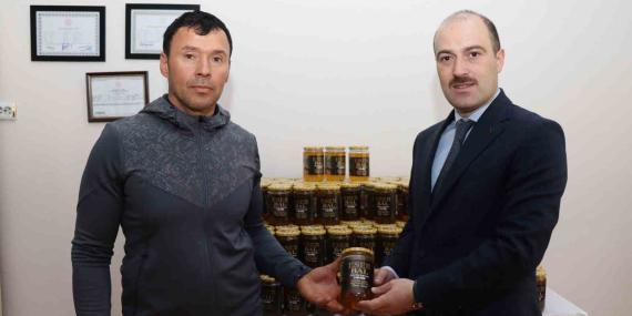 erzurumlu-bal-ureticisinden-ornek-davranis-Teybx1eD.jpg