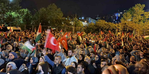 israilin-sumud-filosua-mudahalesinin-ardindan-abd-konsoloslugu-onunde-protesto-edildi-lGzAW6Jk.jpg