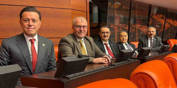 milletvekili-hatipoglu-tbmmde-calismalarini-surduruyor-1ISXJp5s.jpg