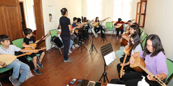 talasta-gencler-icin-muzik-yolculugu-basliyor-Fp5x9LtK.jpg
