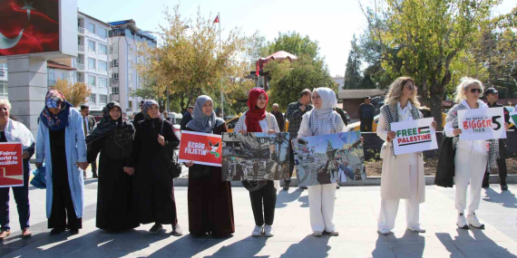 usakli-kadinlardan-gazze-icin-sessiz-ciglik-P3pxFKl8.jpg