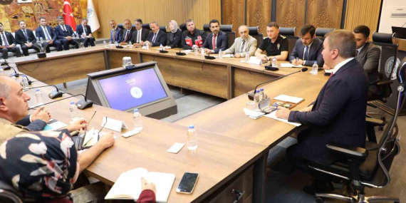 vali-aydogdu-birim-amirleriyle-toplanti-yapti-V4Y8zTRL.jpg