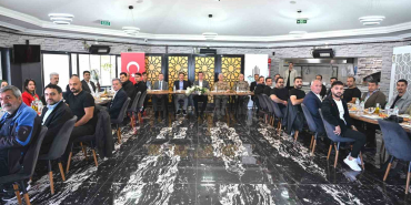 vali-karakaya-basinla-bir-araya-geldi-K6xY7isl.jpg