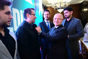 ak-parti-bursaya-rekor-yeni-uye-katilimi-5r6AMV7u.jpg