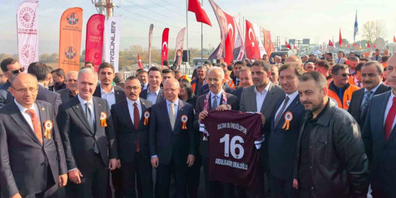 bakan-uraloglu-oumuzdeki-yil-bursamiza-yuksek-hizli-trenle-seyahat-edecegiz-FMHtZKy2.jpg