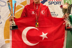 bursa-buyuksehir-belediyesporlu-nazmiye-ak-dunya-ucuncusu-m2Ps1WKI.jpg