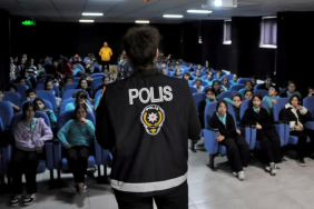 bursa-polisi-okul-okul-gezerek-ogrencileri-bilgilendirdi-ErFxTT1r