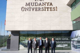 faruk-celik-mudanya-universitesinde-genclerle-bulustu-P2ppAWf7.jpg