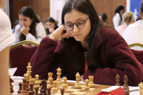 bursa-buyuksehir-belediyesporlu-arya-aydogan-dunya-4su-oldu-6ysASFlq.jpg