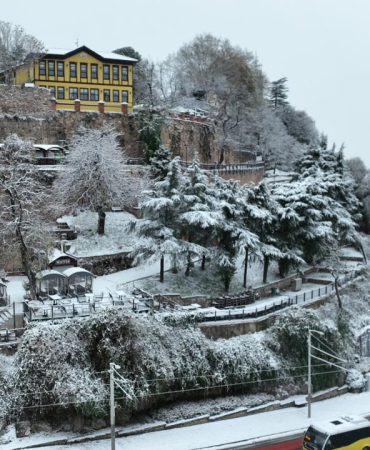 bursa-yeni-yila-karla-uyandibeyaz-guzellik-havadan-boyle-goruntulendi-41wxXT5b.jpg
